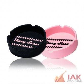 *blazy Susan - Classic Silicone Ashtray*