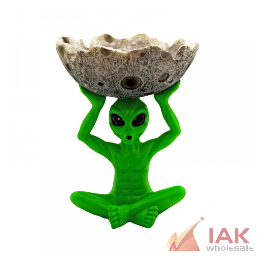 *ALIEN HOLDING MOON ASHTRAY* 3181